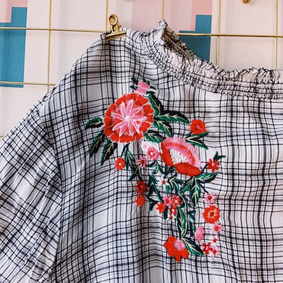 SHEIN long sleeve top with flower detail - Picture 2 of 3